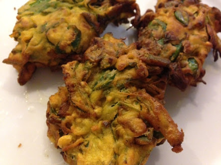 Mix vegetable fritters(pakora)